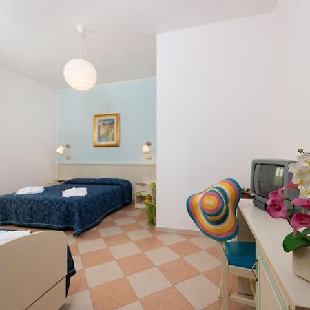 Hotel Bruna Martinsicuro Eksteriør billede