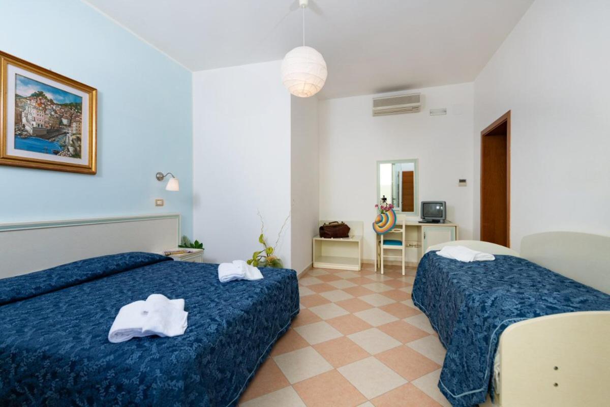 Hotel Bruna Martinsicuro Eksteriør billede